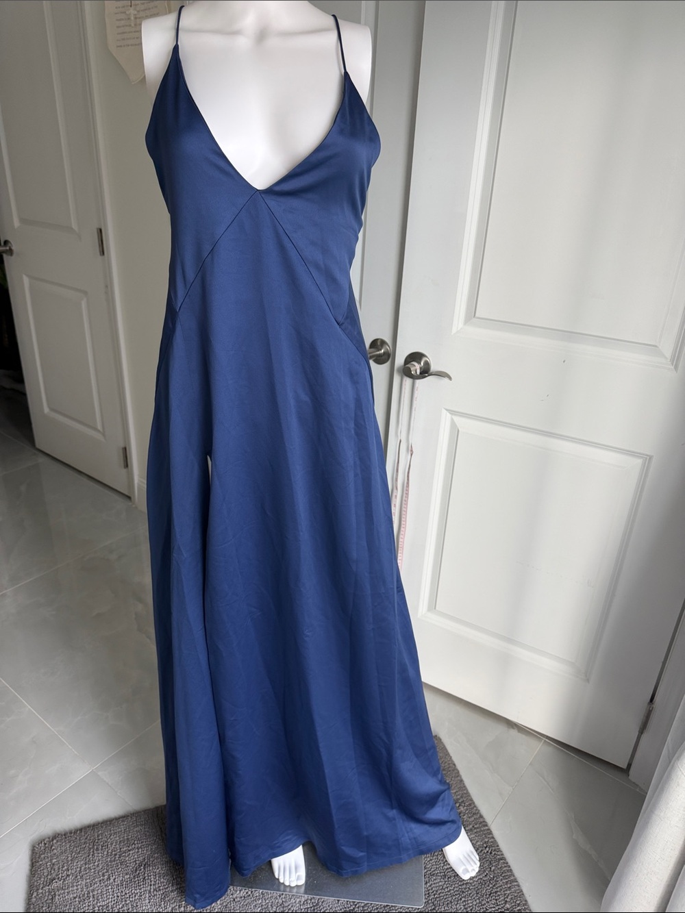 White Fox Elegant Navy Spaghetti-Strap Maxi Dress